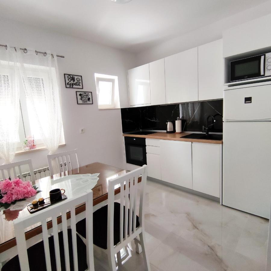 Apartman Rivana Baška Voda Eksteriør billede
