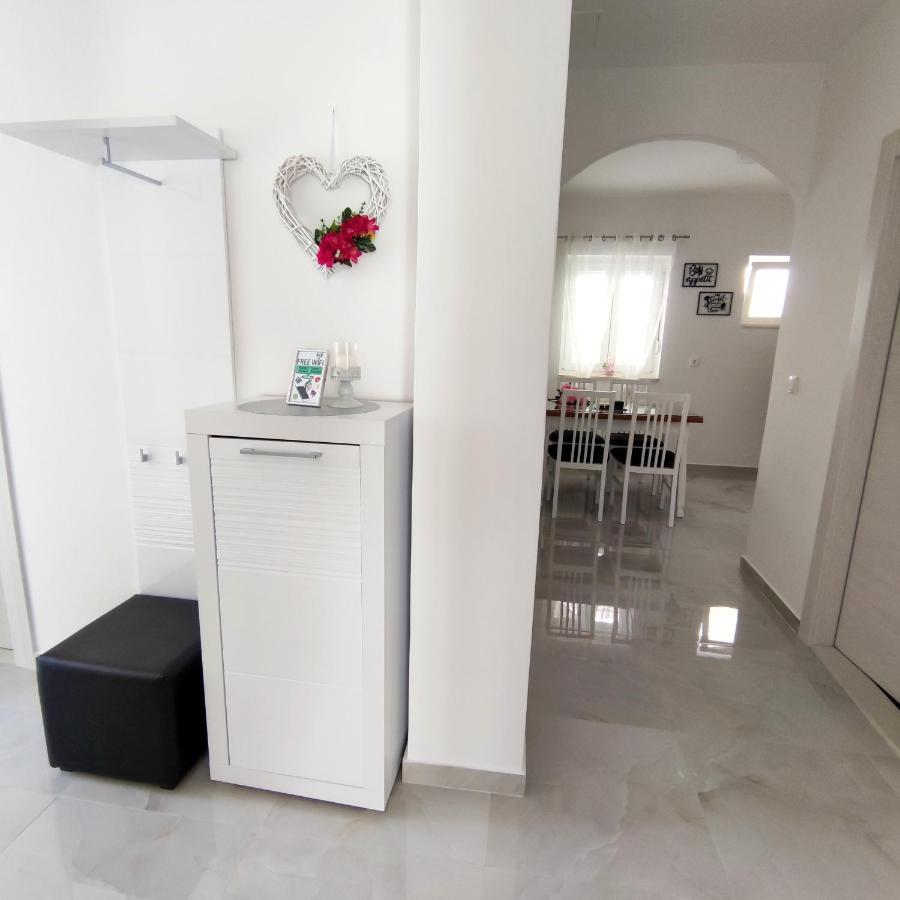 Apartman Rivana Baška Voda Eksteriør billede