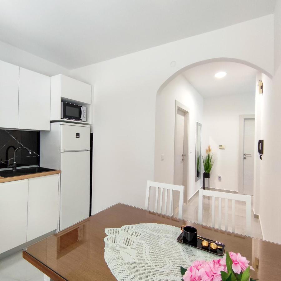 Apartman Rivana Baška Voda Eksteriør billede